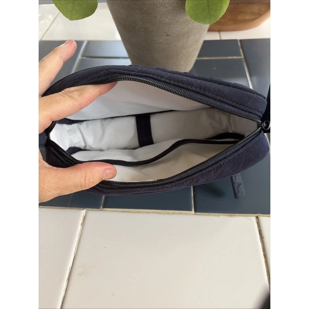 Vera Bradley Navy Quilted ID Cosmetic Bag NWOT (D3)